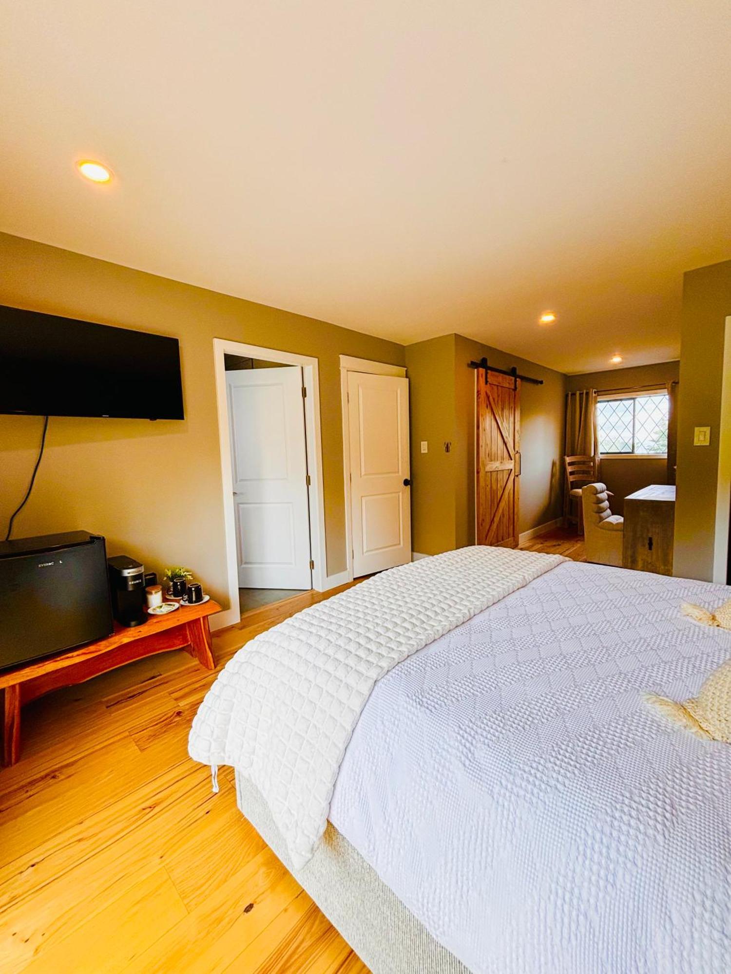 Oceanside Manor - Fancy Room - Golf Course & Beach View クアリカム・ビーチ エクステリア 写真